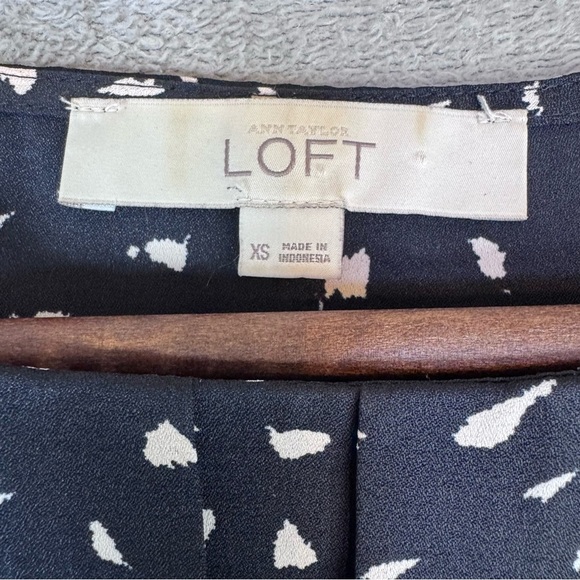 Ann Taylor LOFT Dark Blue Ruffled Blouse Extra Small - Picture 3 of 10